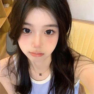 男生女生向前冲